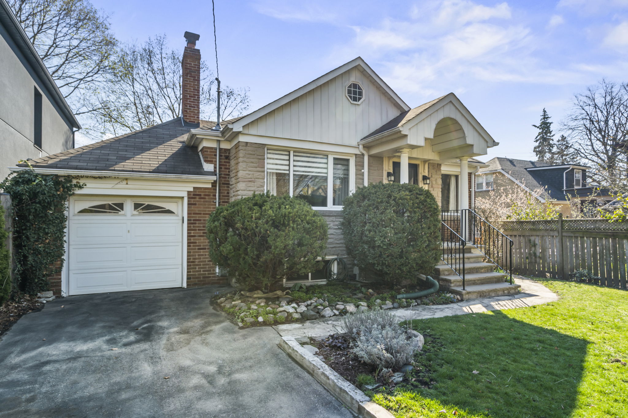 1 Orchard Crescent Toronto, ON M8Z 3C9