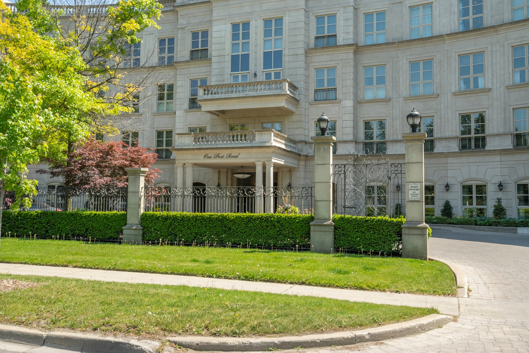 1 Post Rd Unit 204 Toronto, ON M3B 3R4