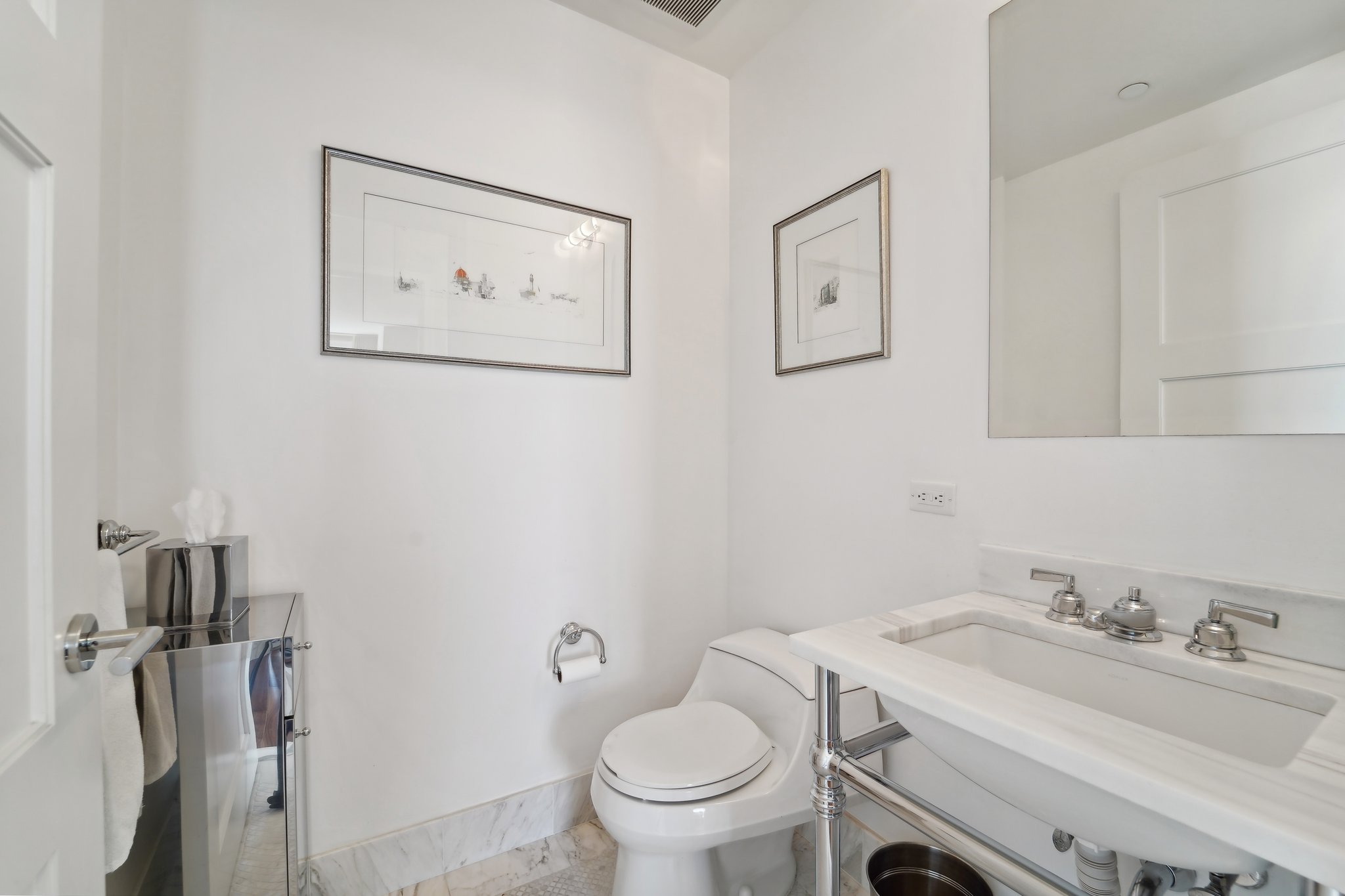 Renaissance Square 24E-016.jpg