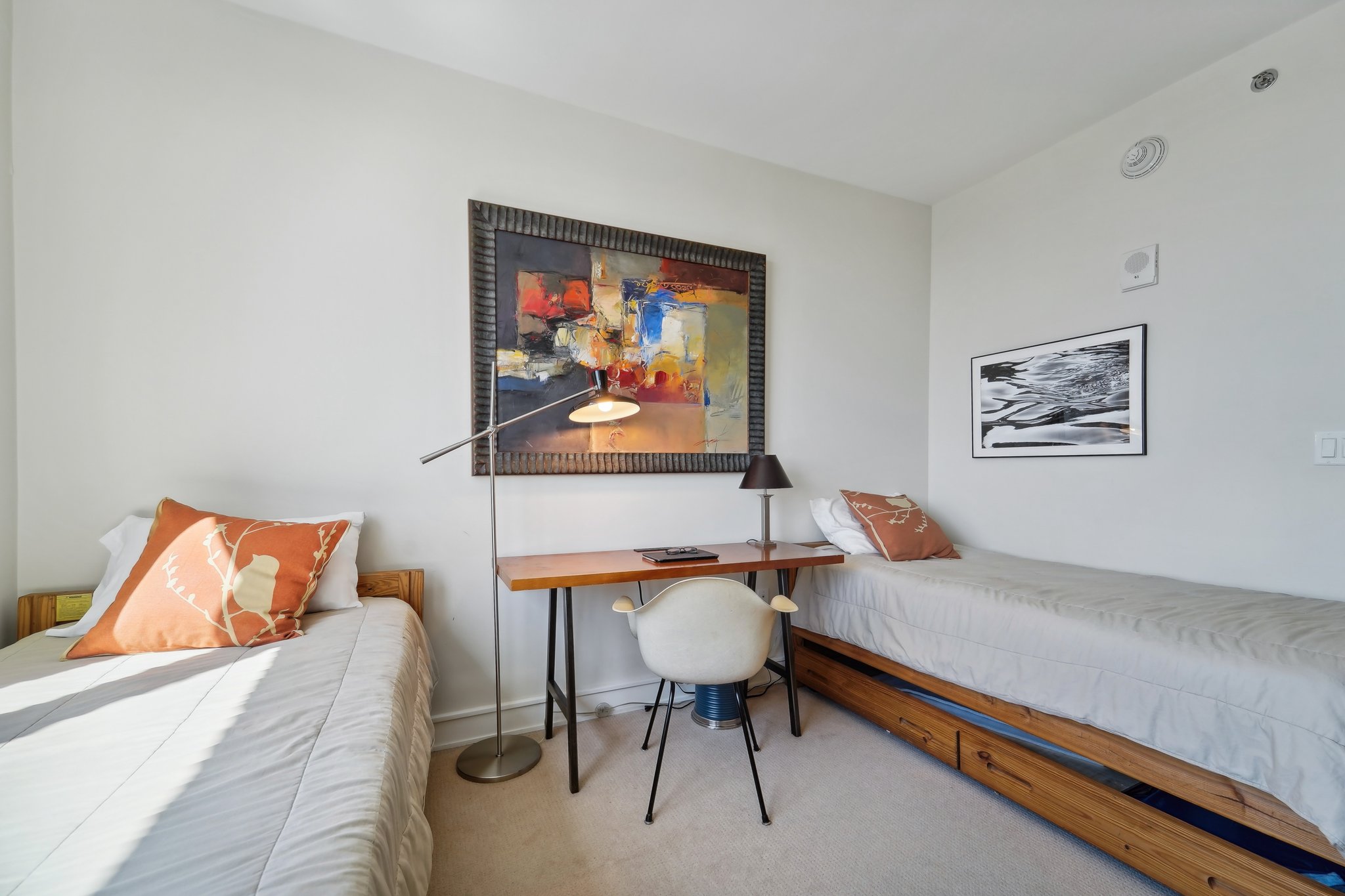 Renaissance Square 24E-021.jpg