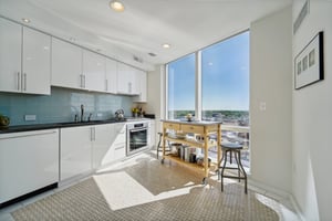 Renaissance Square 24E-011.jpg