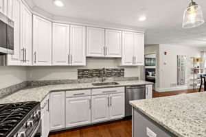 1 Roseland St, Foxborough, MA 02035, USA Photo 12