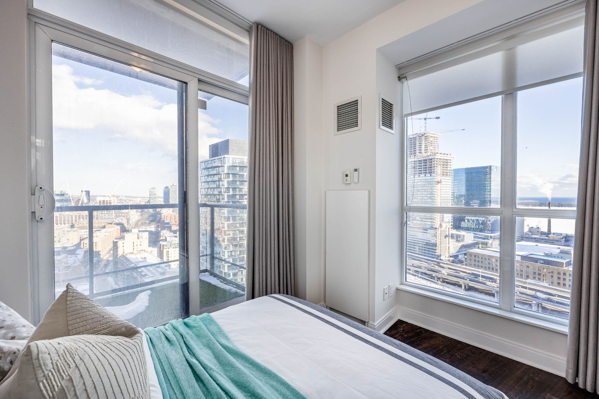 Toronto property showcase — delivered property photograph 19