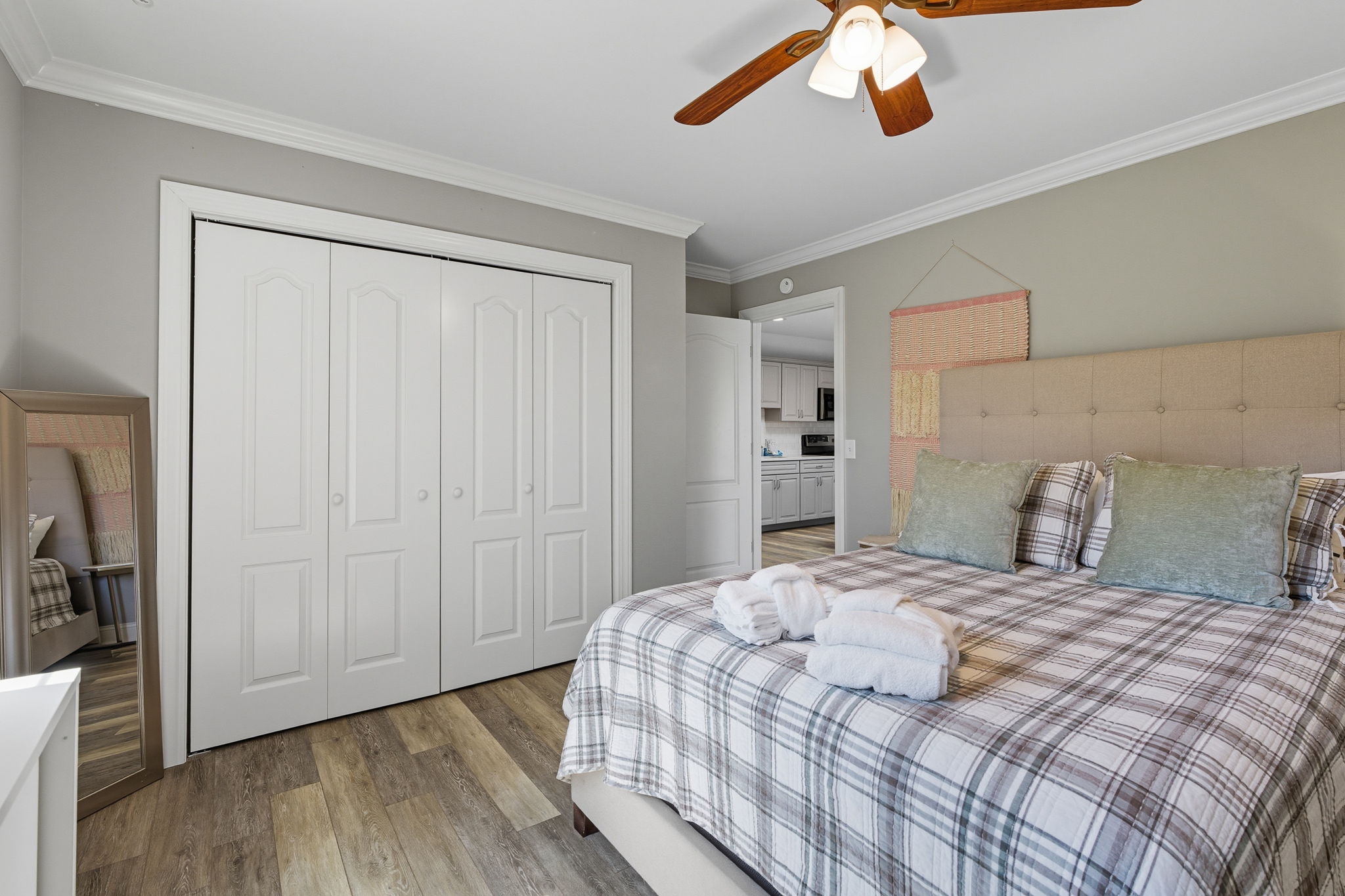 A very larte double width closet serves the Queen bedroom.