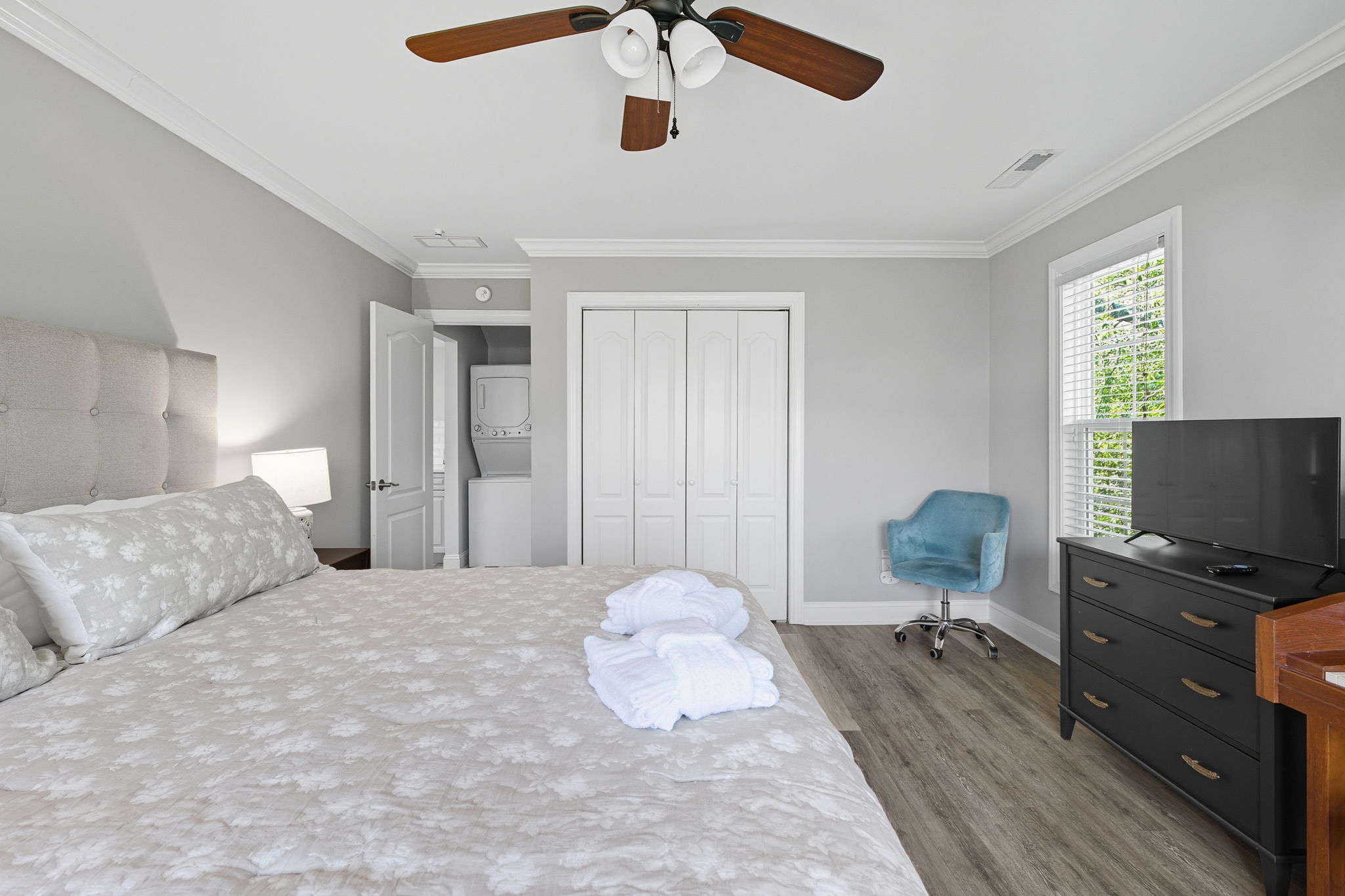 Loads of storage & a flat screen TV in the King bedroom.