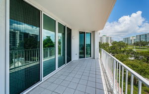 Balcony4