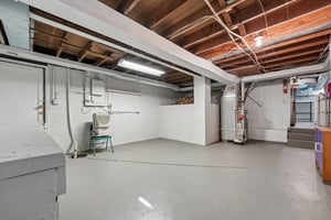 DSC00236.jpghttps://cdn.aryeo.com/listings/1-seneca-pl-montclair-nj-07043-28719677/resized/medium/medium-01a0a3c2-85f9-733d-bdfb-956d887bb9ab.jpg