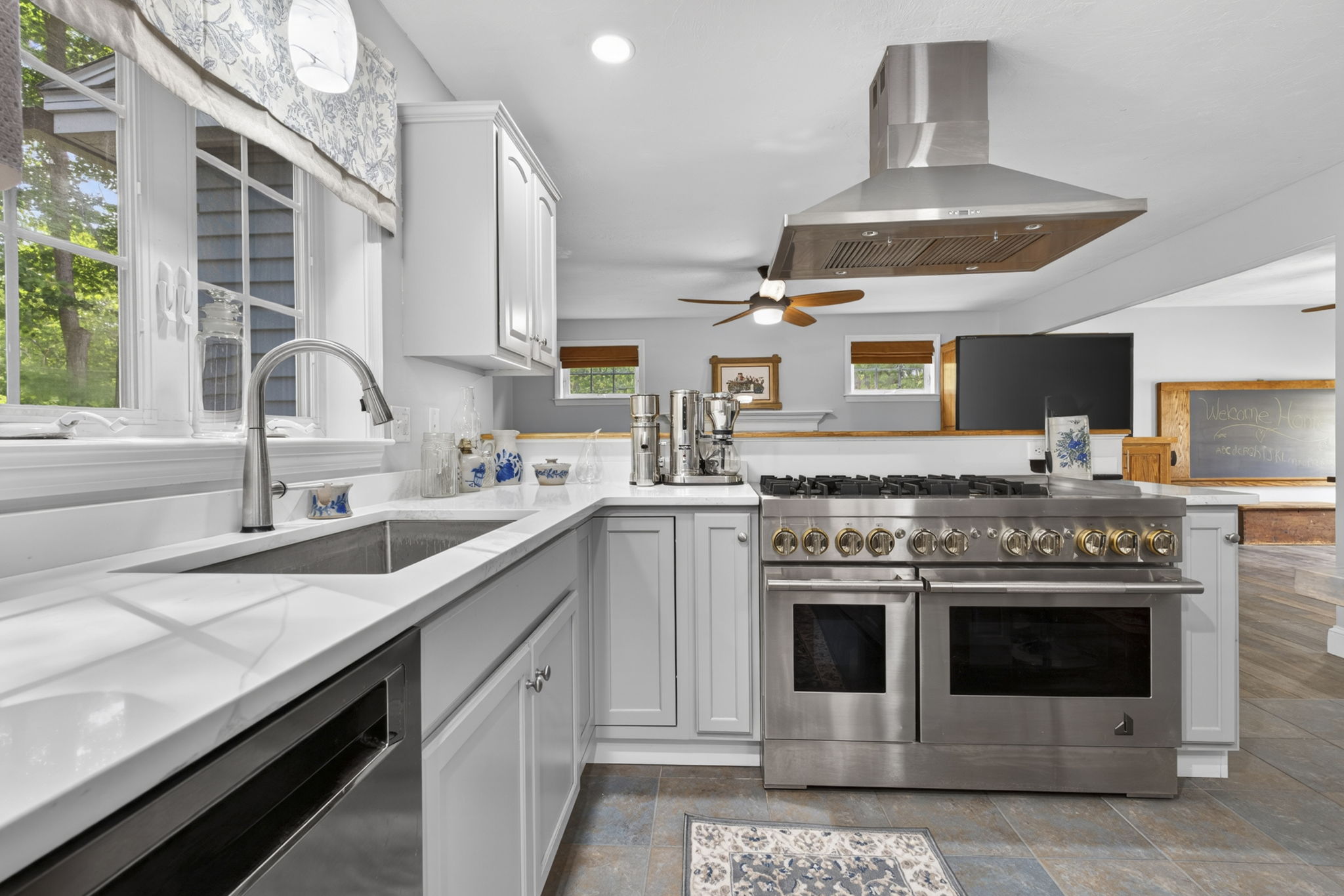 Photo 33