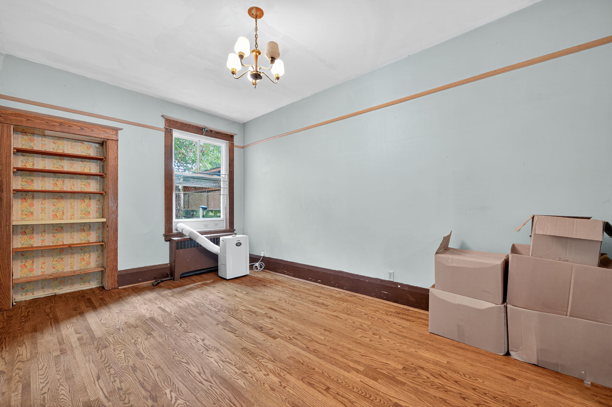 1 Somerville Ave Toronto, ON M6M 4W1