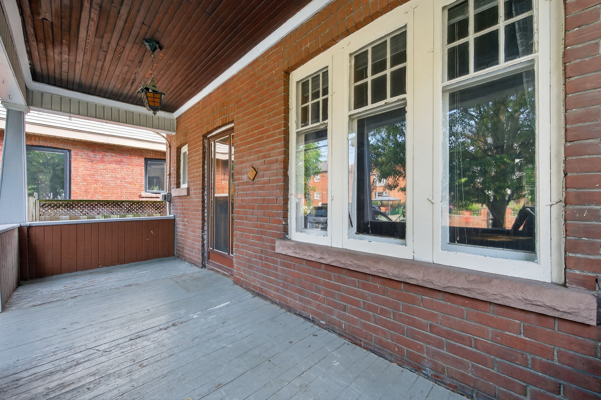 1 Somerville Ave Toronto, ON M6M 4W1
