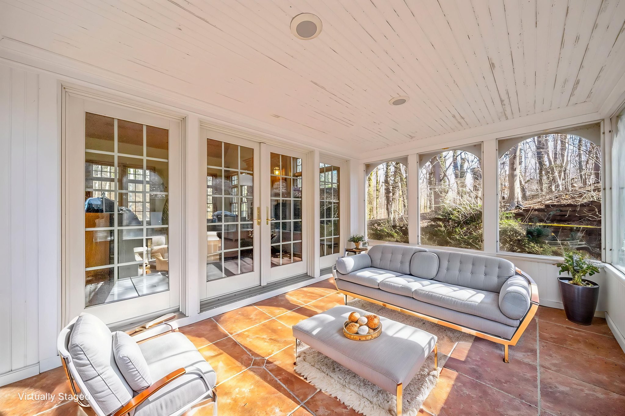 18708 Final 0009 virtually staged.jpeg