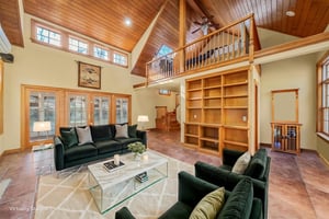 18708 Final 0022 virtually staged.jpeg