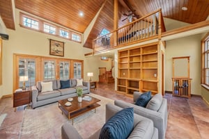 18708 Final 0022 virtually staged.jpeg