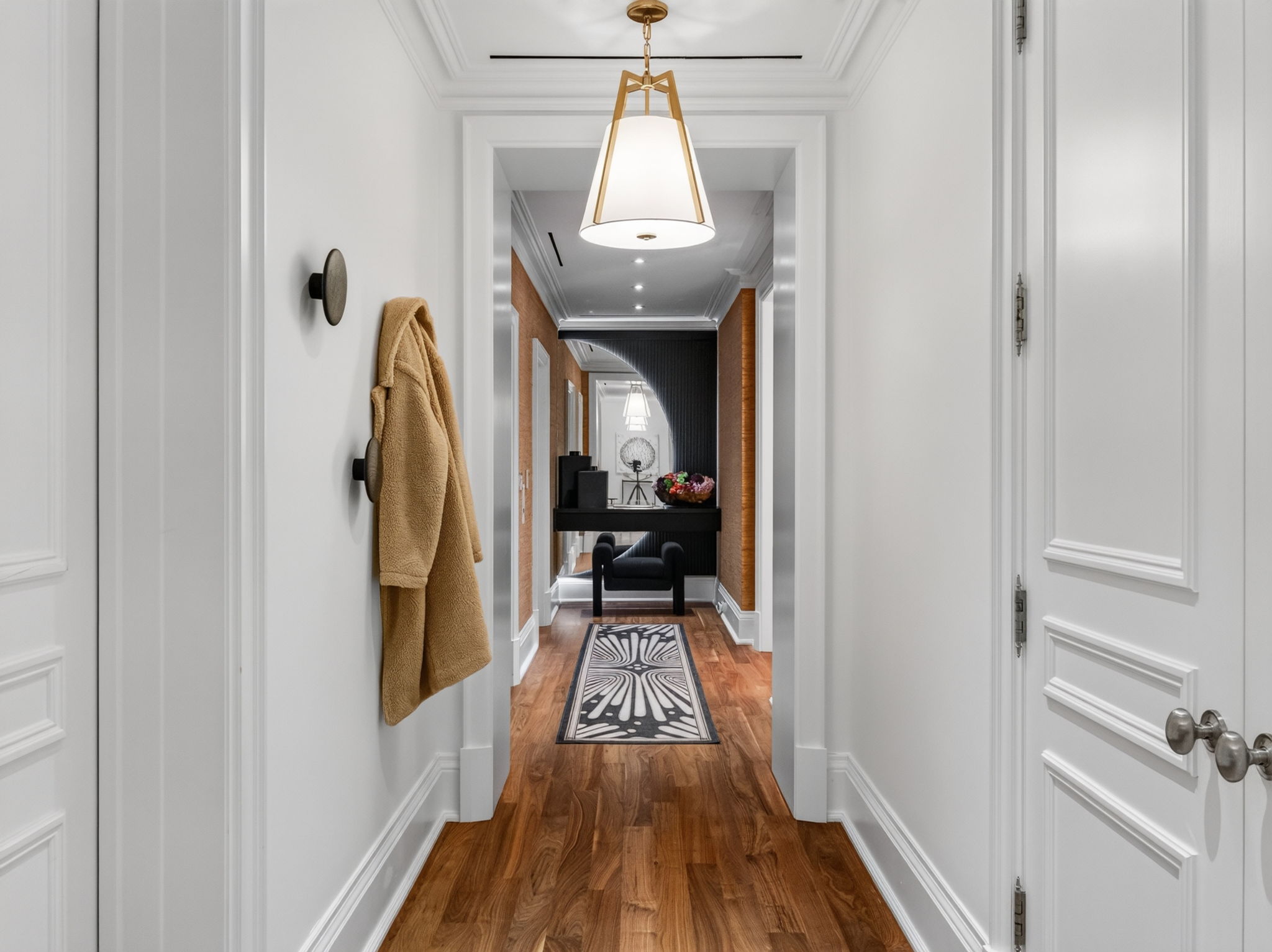 1 St Thomas St 17b Toronto, ON M5S 3M5