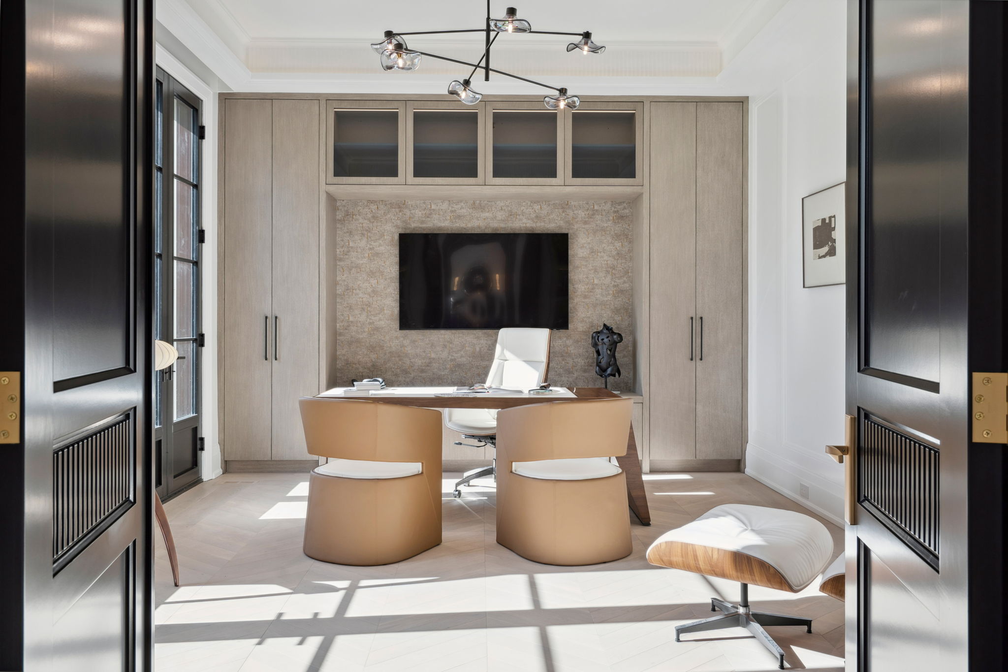 Amir Navi Strategic Vision: Sophisticated home office at 1 Sunflower Court. Site by cranemedia.com, Photo by amazingphotovideo.com