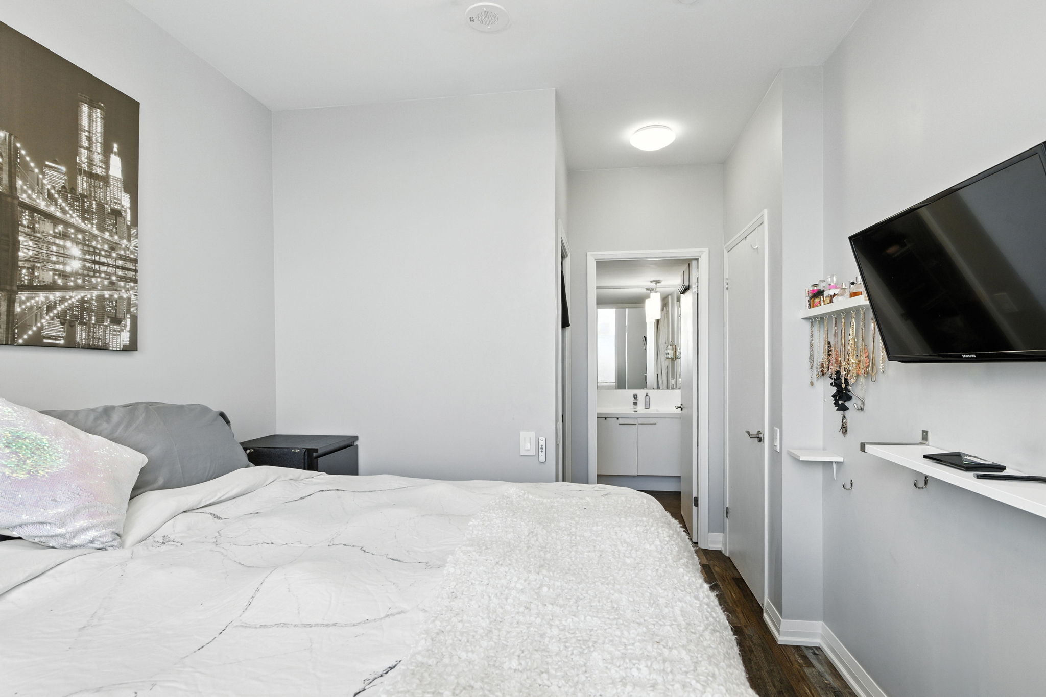 Toronto property showcase — delivered property photograph 16