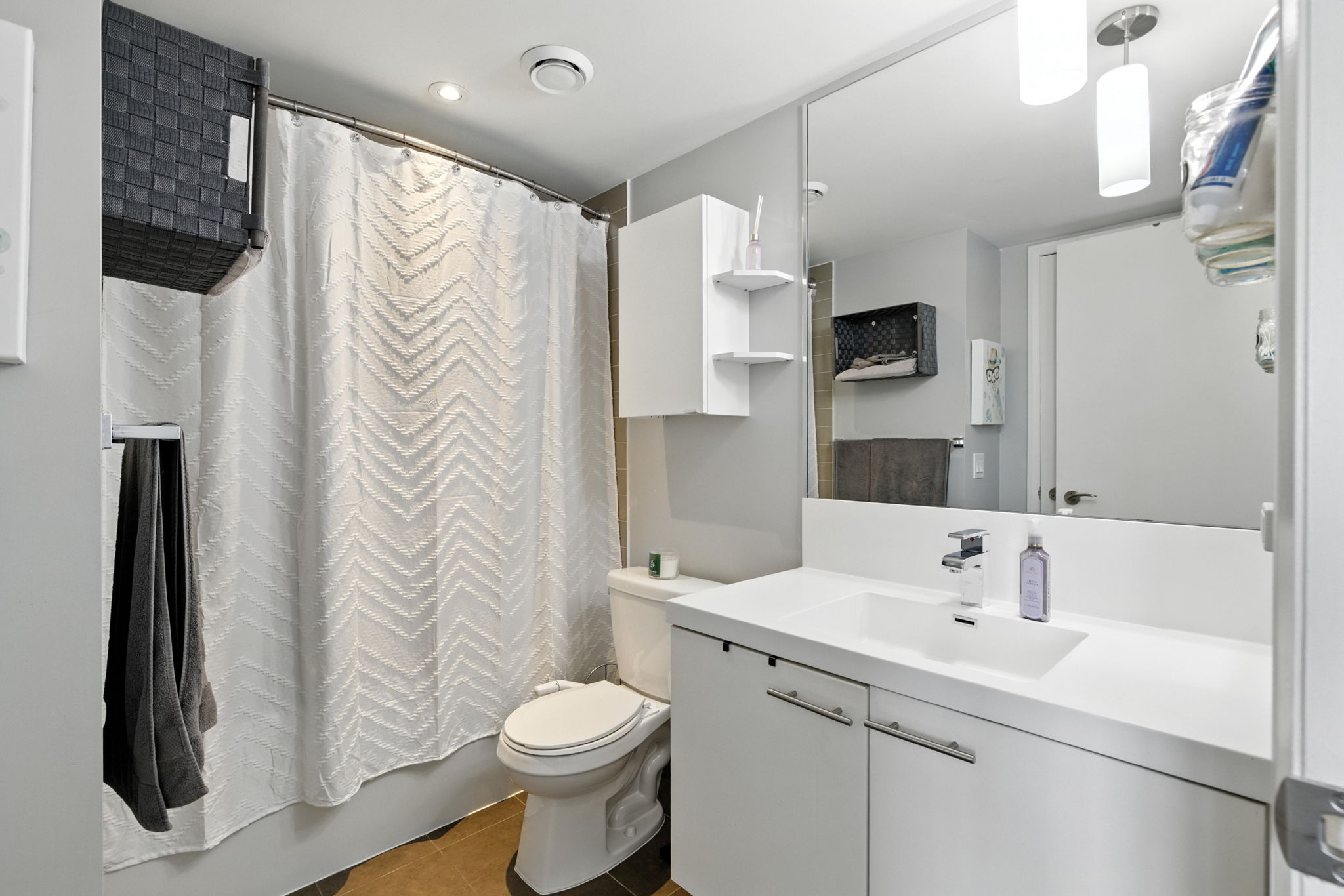Toronto property showcase — delivered property photograph 19