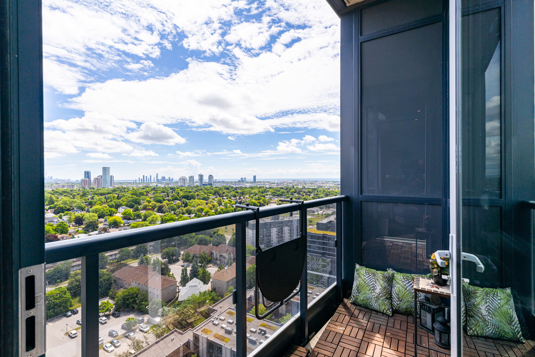 Toronto property showcase — delivered property photograph 22