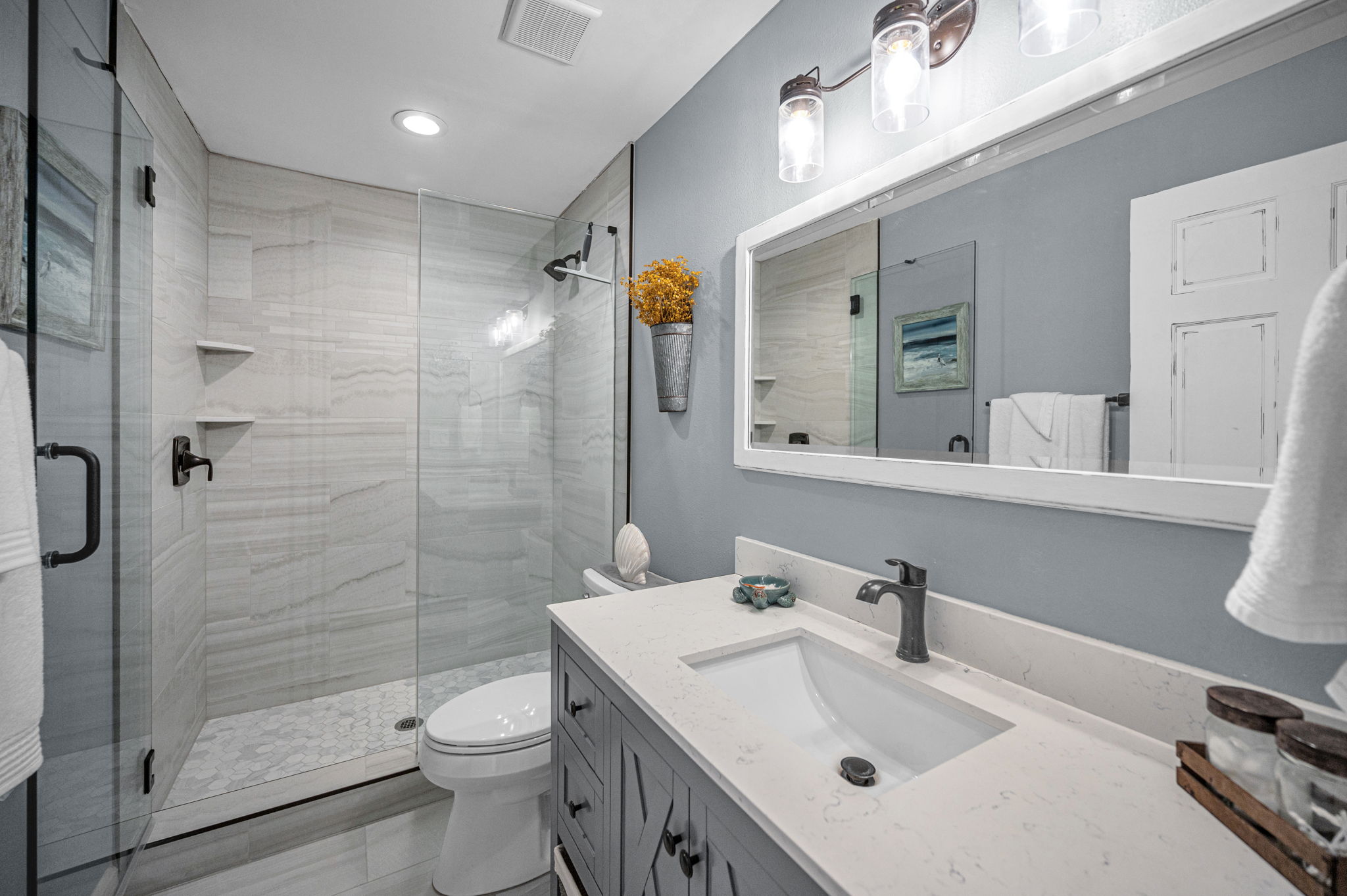 Upper Level Bathroom2a