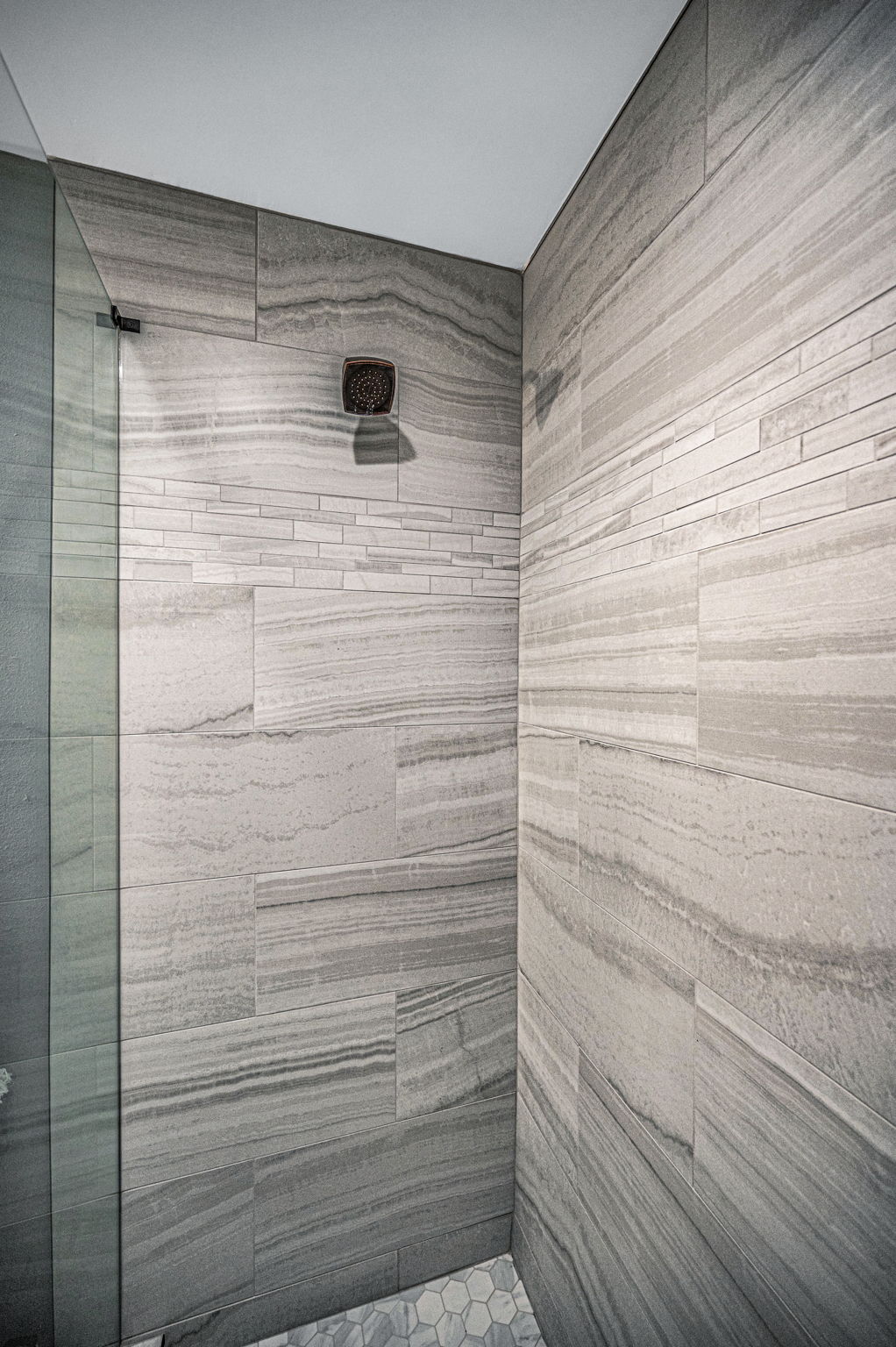 Upper Level Primary Bathroom1b