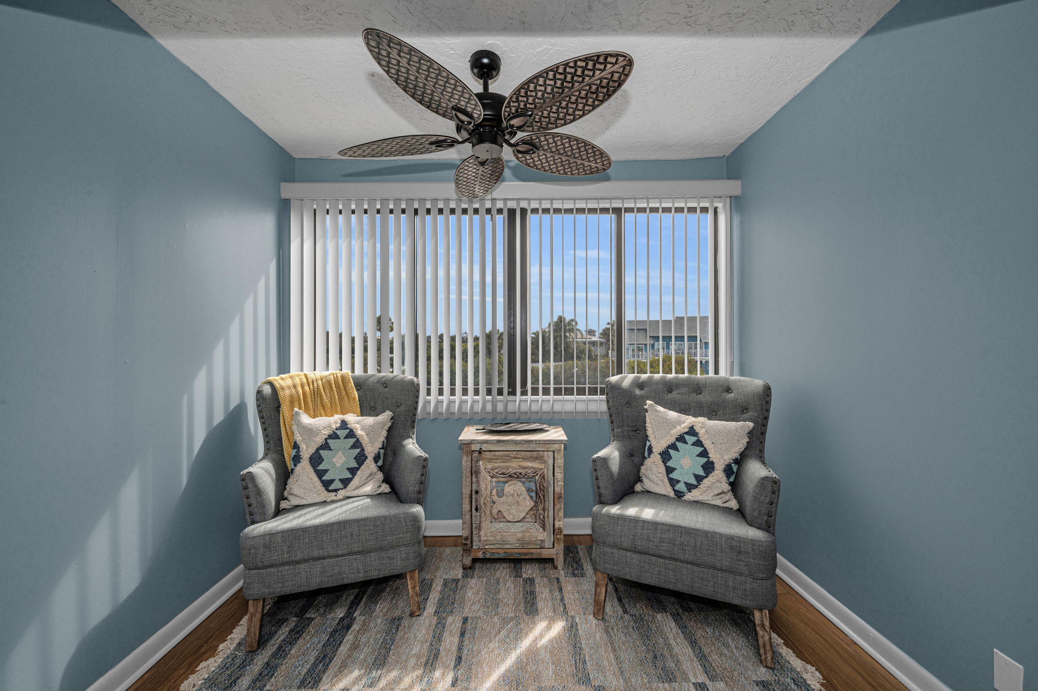 Upper Level Primary Bedroom1b