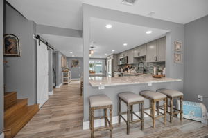 Kitchen Breakfast Bar