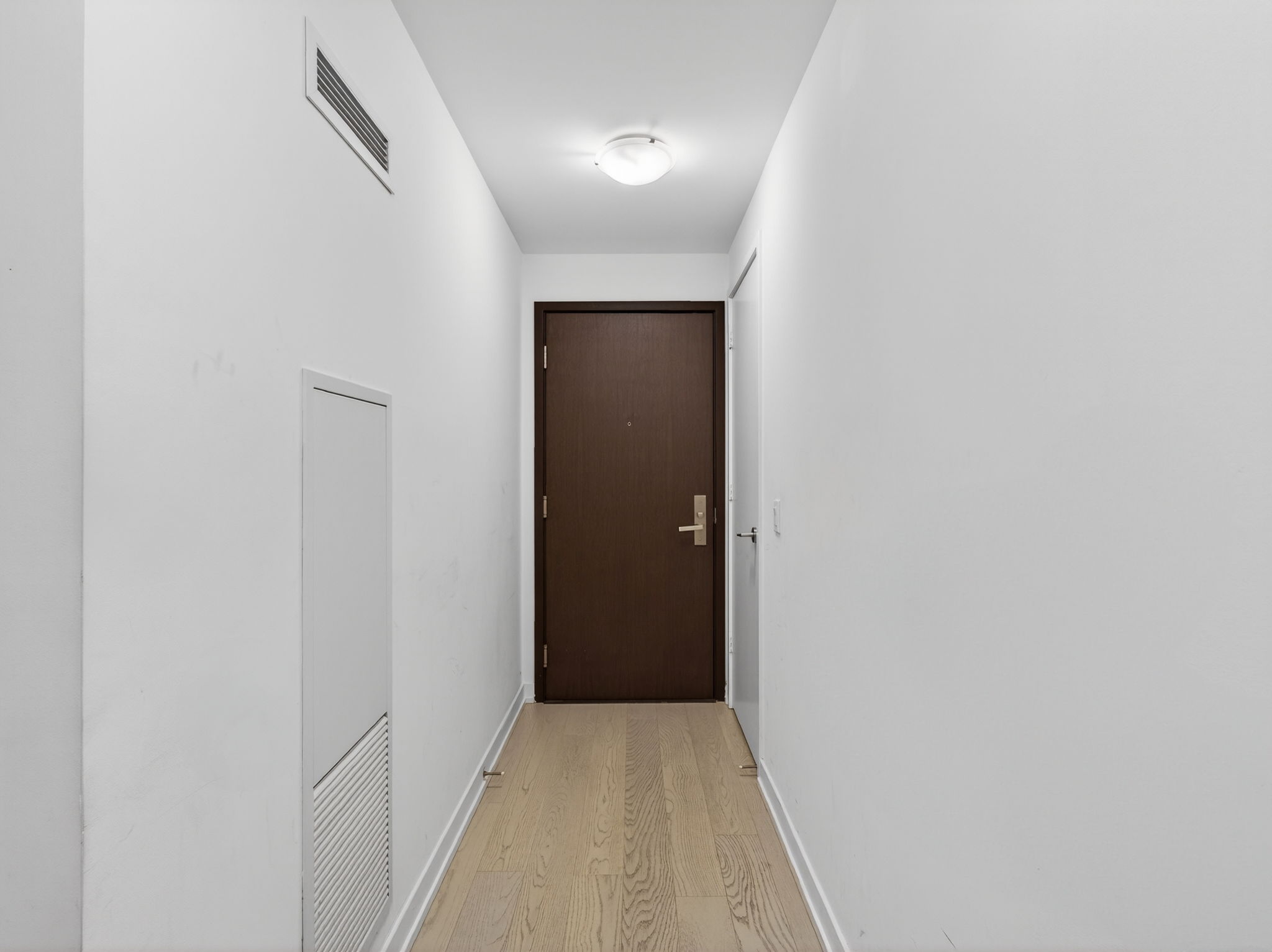 1 Yorkville Ave 905 Toronto, ON M4W 0B1