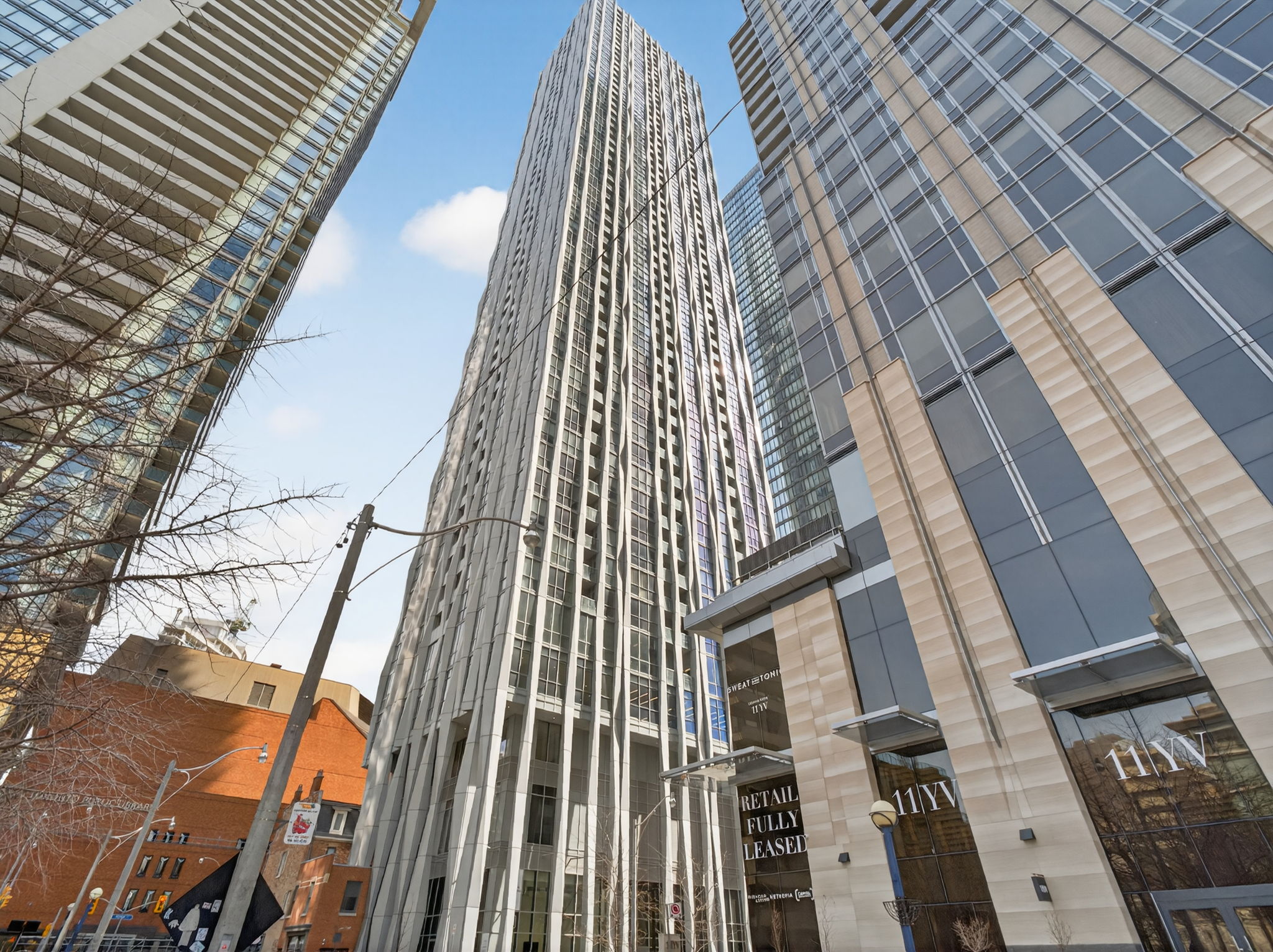 1 Yorkville Ave 905, Toronto ON, Toronto — real estate photography by Amazing Photo Video