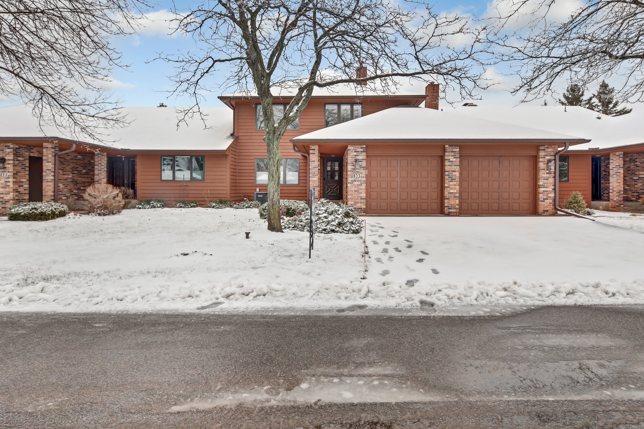 10 Anemone Cir, North Oaks, MN 55127, USA