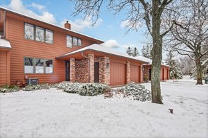 10 Anemone Cir, North Oaks, MN 55127, USA Photo 1
