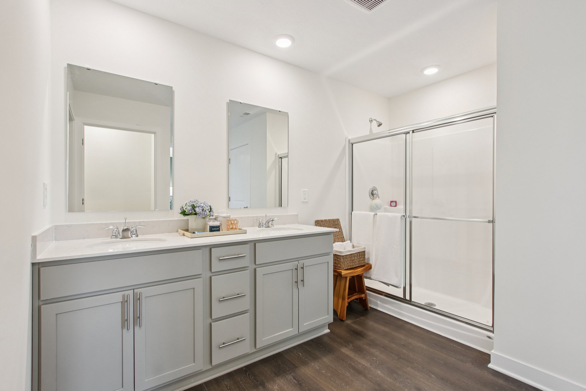 Benfield Dr-S2702-031.jpg