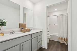 Benfield Dr-S2702-035.jpg