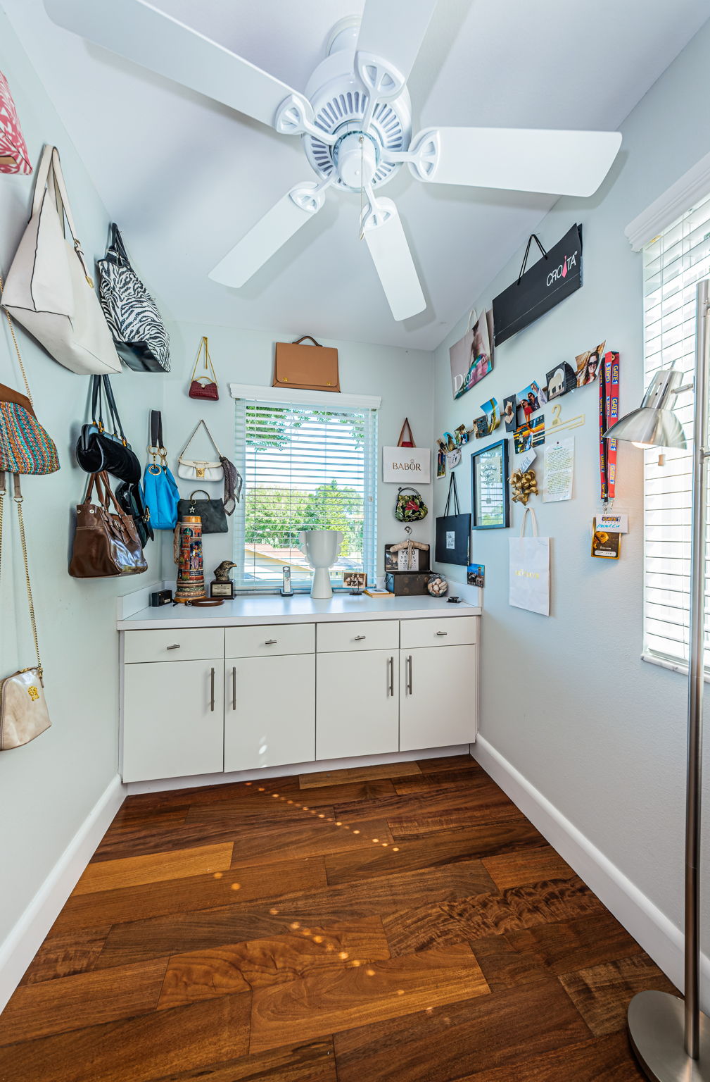 Upper Level Laundry Room1b