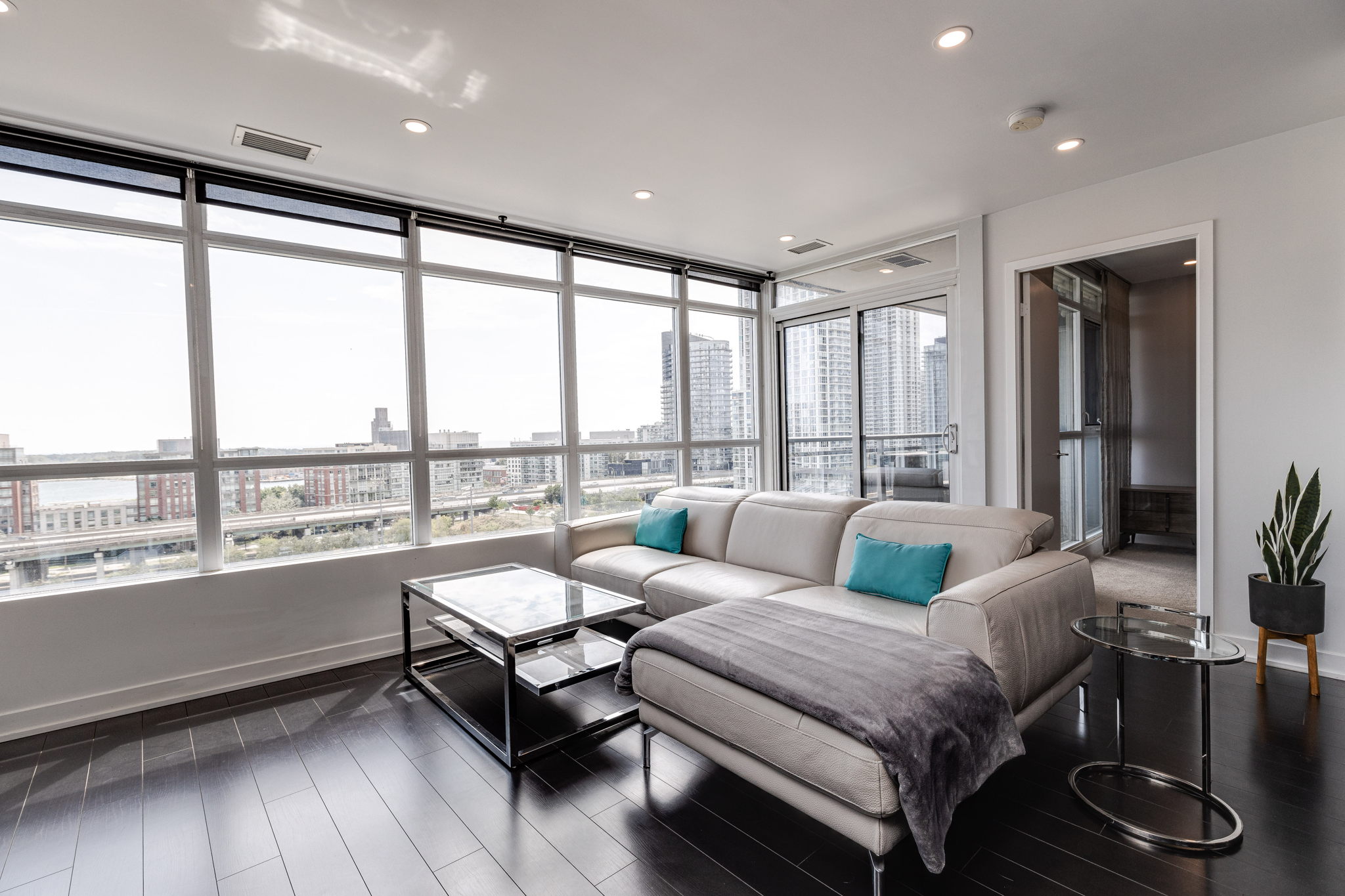 Toronto property showcase — delivered property photograph 3