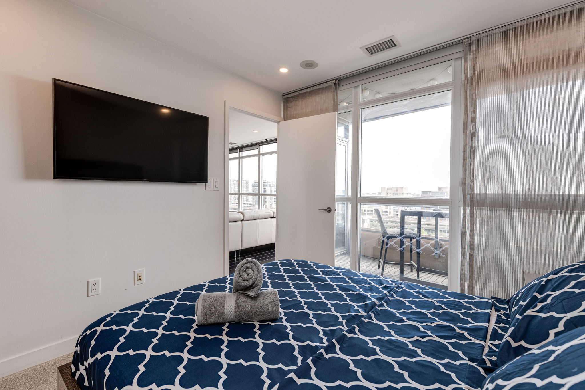 Toronto property showcase — delivered property photograph 14