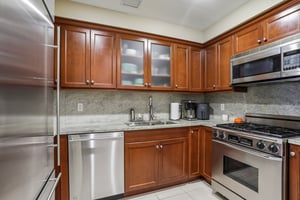 10 City Pl 9C-S2108-013.jpg
