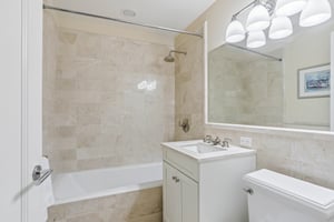 10 City Pl 9C-S2108-032.jpg