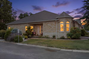  Photo 0