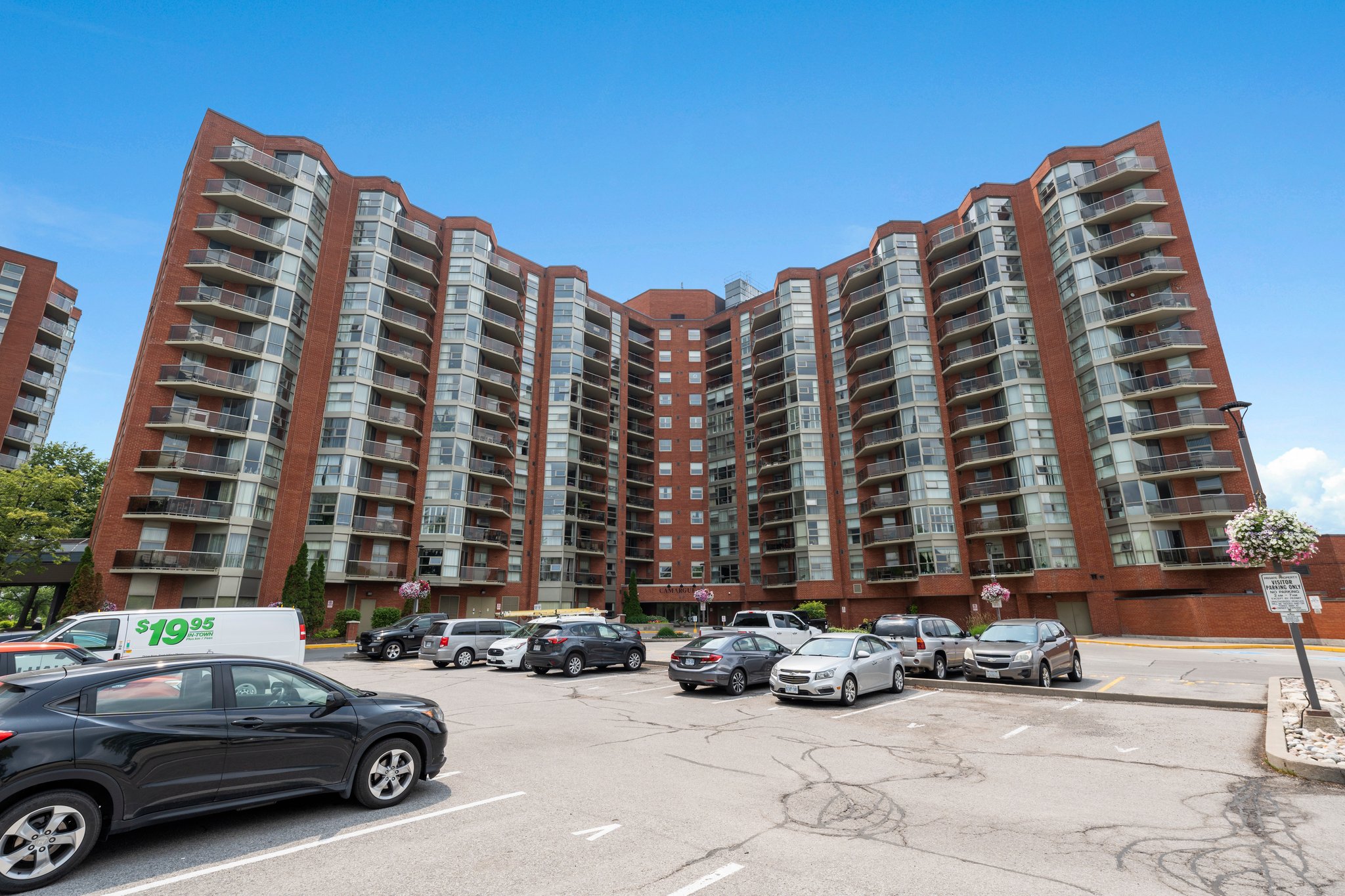 10 Dean Park Rd Toronto, ON M1B 3H1