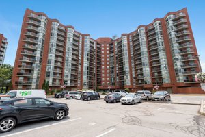 10 Dean Park Rd