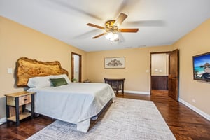 Elm St-S0109-037.jpg