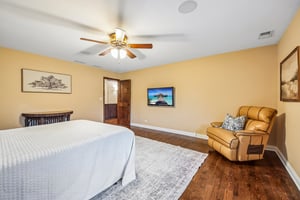 Elm St-S0109-038.jpg