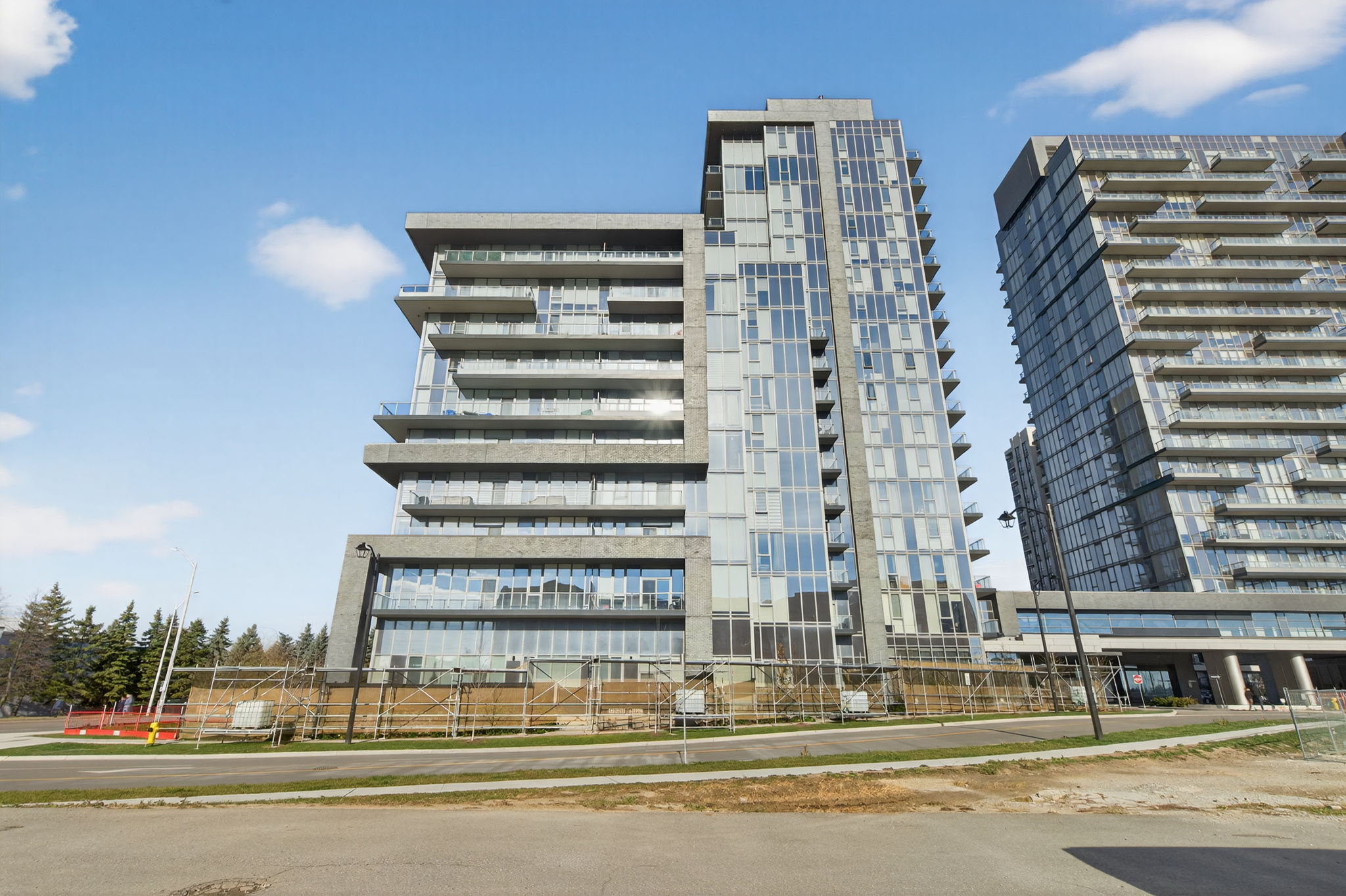 10 Gatineau Dr 208 Vaughan, ON L4L 0L2