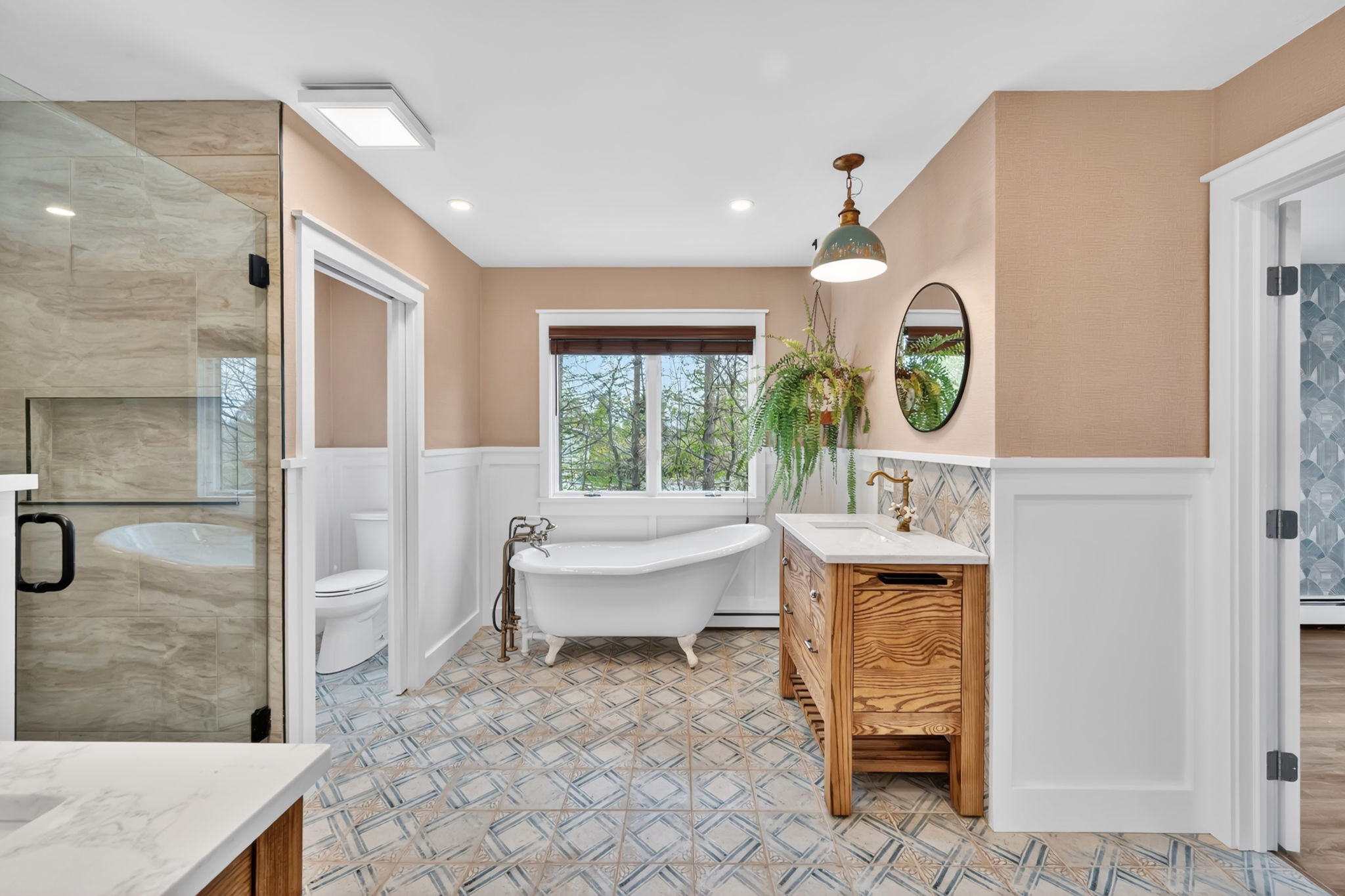 Jack & Jill Full Bath