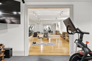  Photo 44