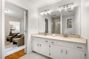 10 Heritage Ln, Andover, MA 01810, USA Photo 35