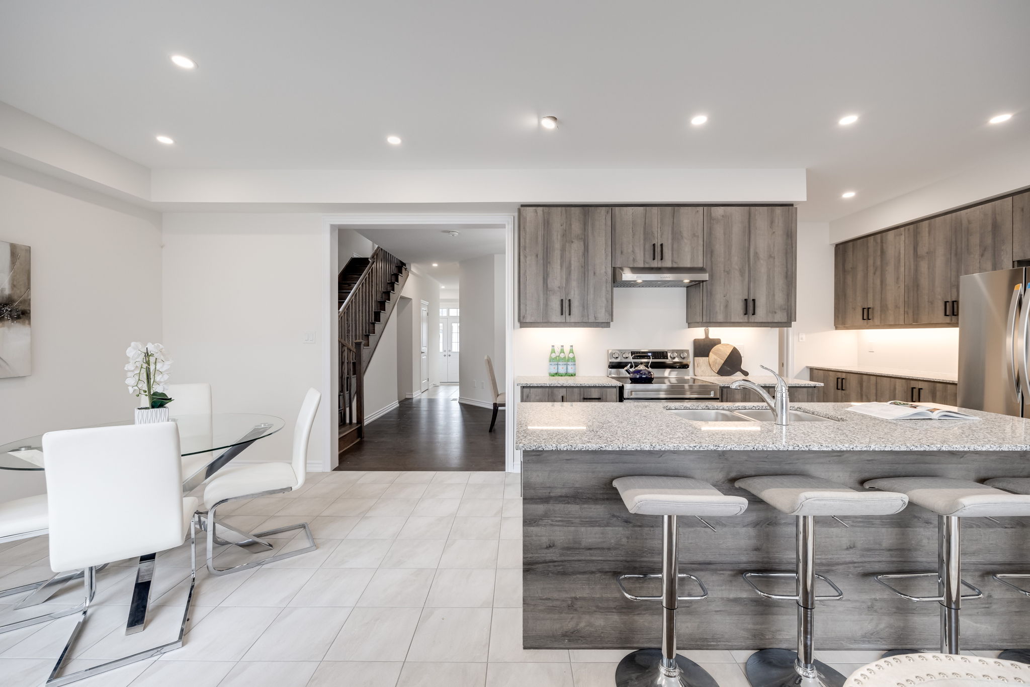 Barrie property showcase — delivered property photograph 14