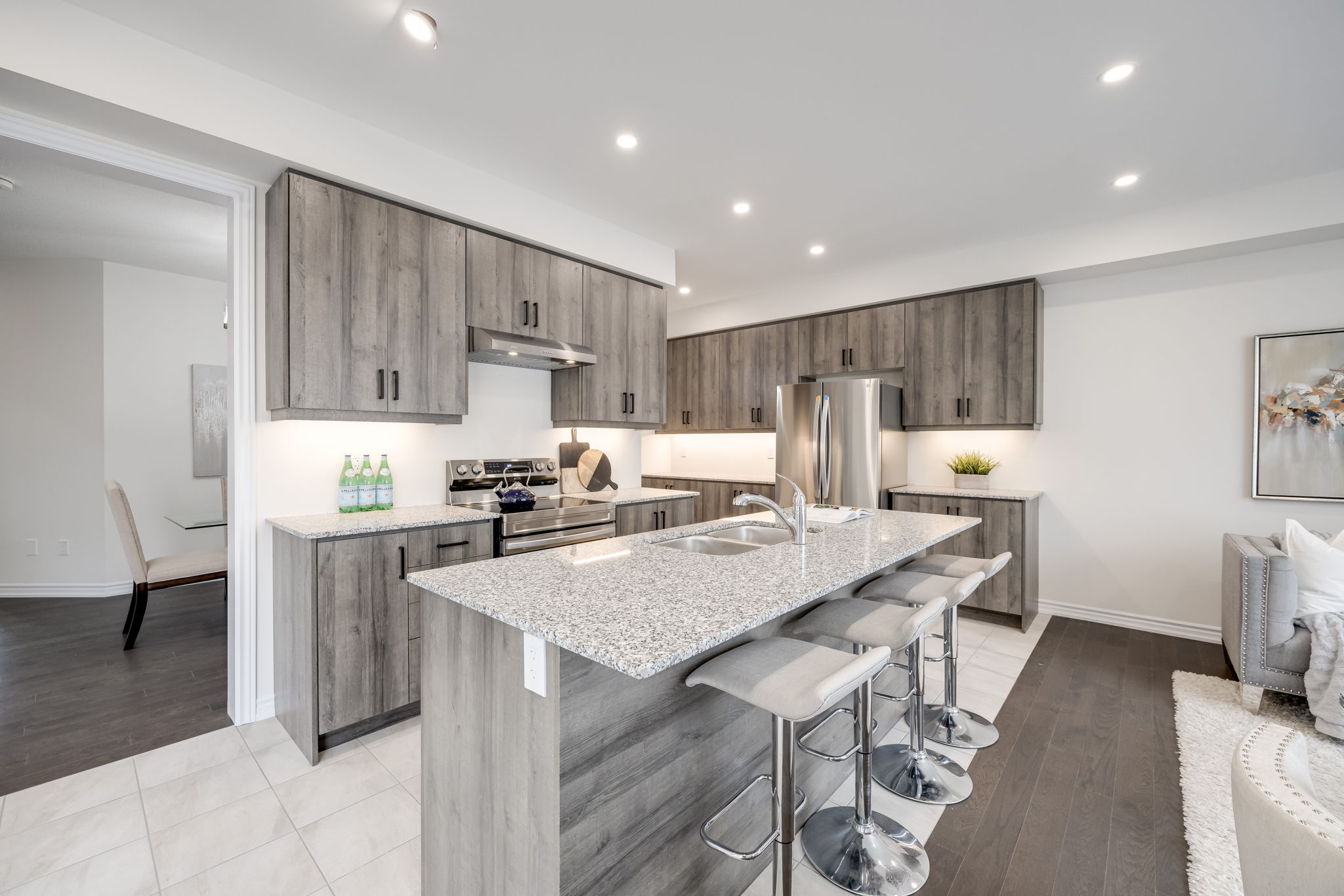 Barrie property showcase — delivered property photograph 11