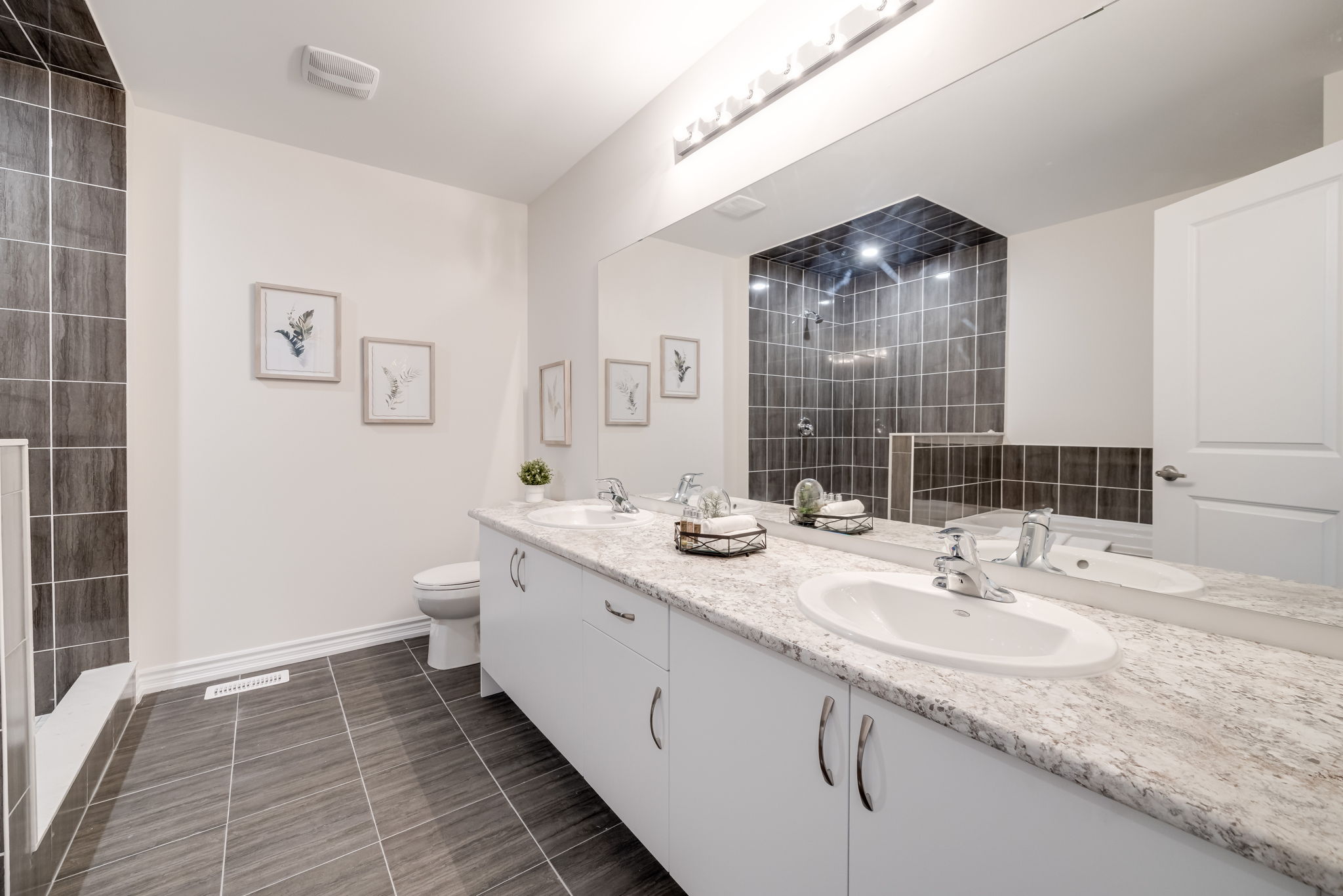 Barrie property showcase — delivered property photograph 33