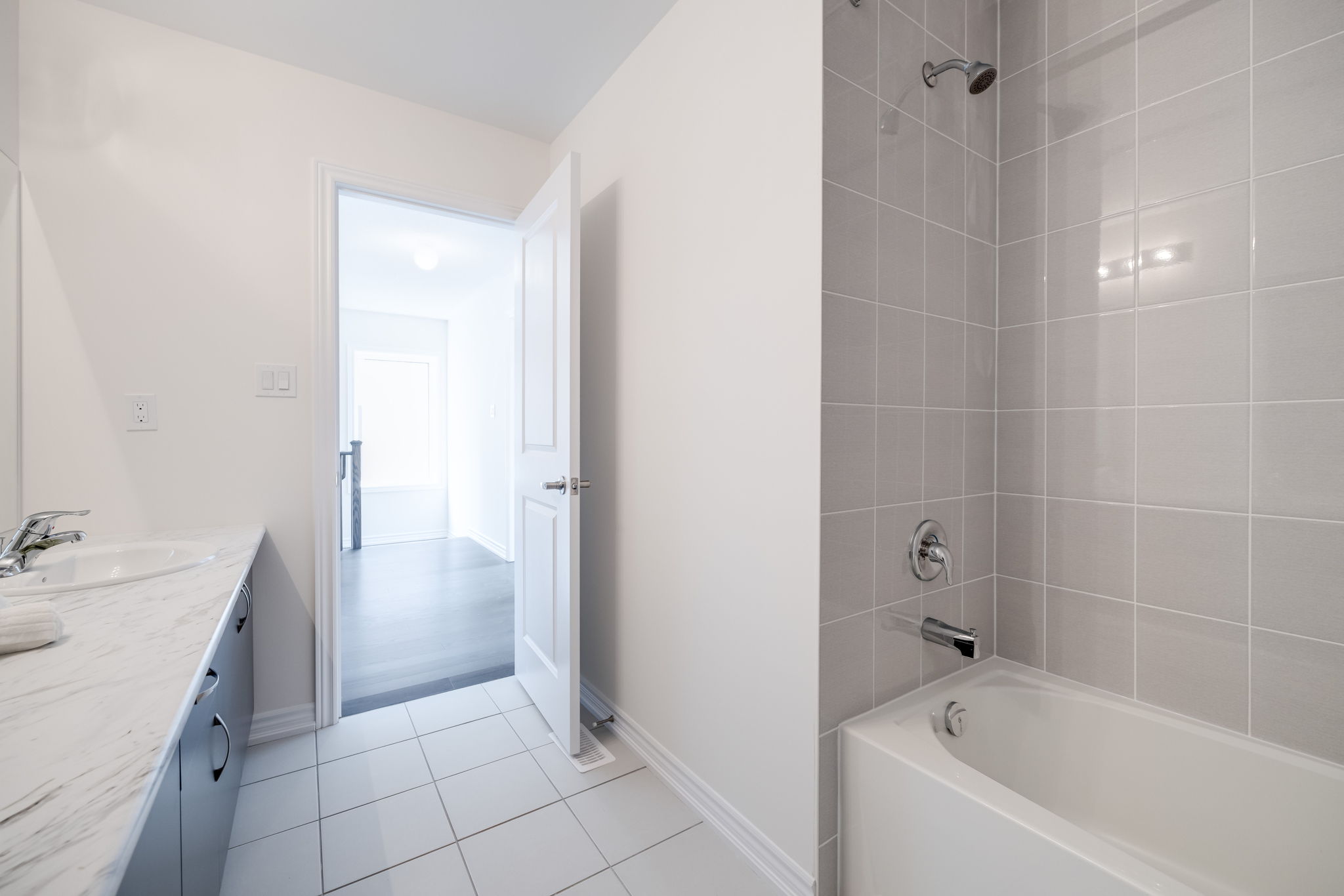 Barrie property showcase — delivered property photograph 25